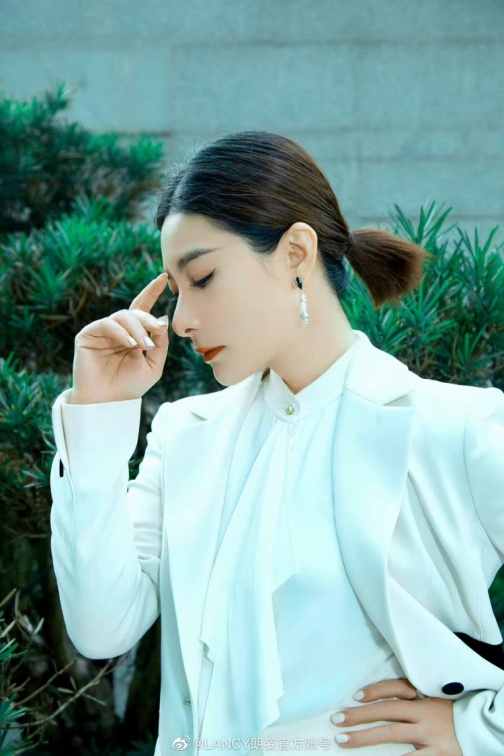 朗姿品牌服装尾货清货,直播间流量有保障货源,折扣女装拿货渠道