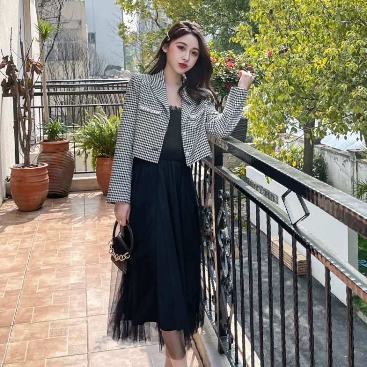 女装折扣店拿货去哪里,一手货源品牌折扣服装货源,艾薇儿秋冬